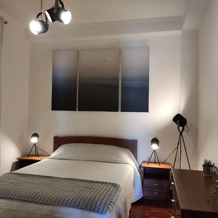 Apartment By The Beach! With Large Balcony! Sao Martinho do Porto Luaran gambar