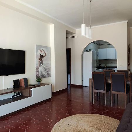 Apartment By The Beach! With Large Balcony! Sao Martinho do Porto Luaran gambar