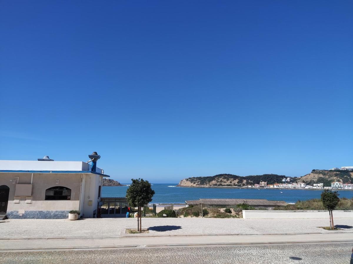 Apartment By The Beach! With Large Balcony! Sao Martinho do Porto Luaran gambar