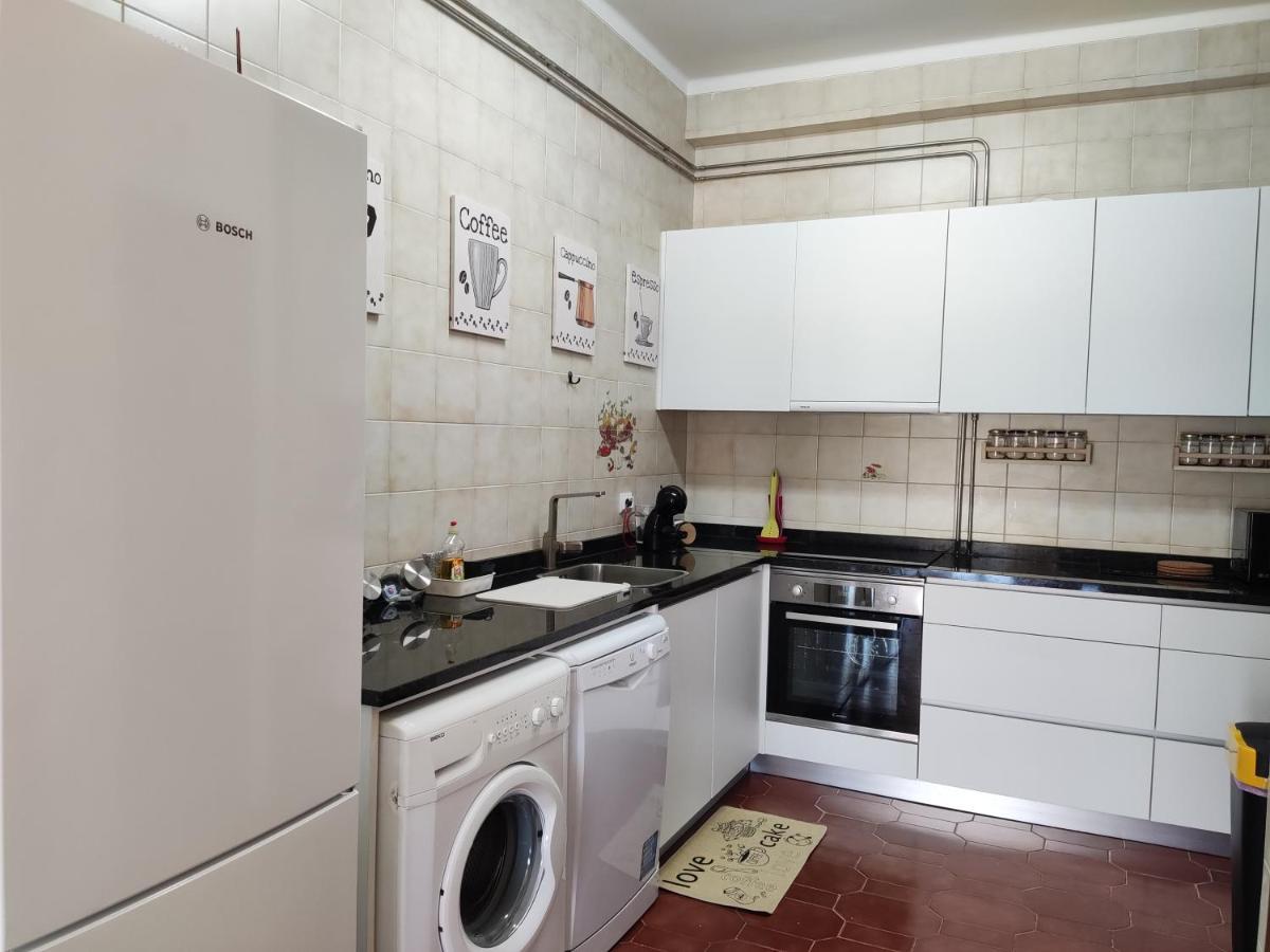 Apartment By The Beach! With Large Balcony! Sao Martinho do Porto Luaran gambar