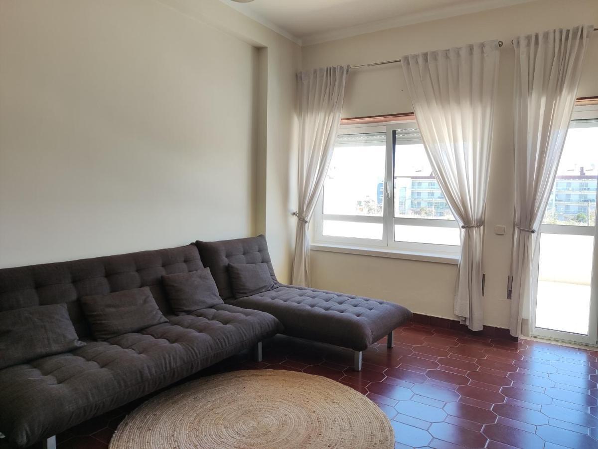 Apartment By The Beach! With Large Balcony! Sao Martinho do Porto Luaran gambar